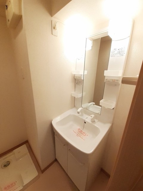 独立洗面台付きで忙しい朝に便利です！