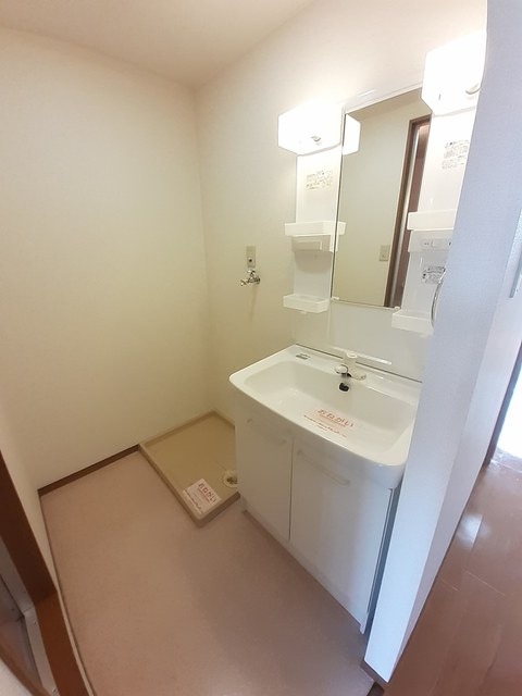 独立洗面台付きで忙しい朝に便利です！