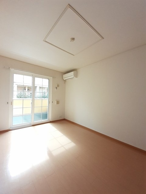 エアコン付きのお部屋でオールシーズン快適♪